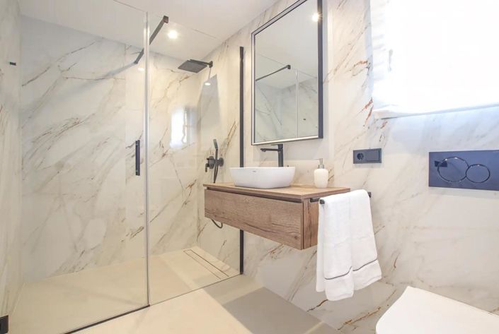 Image No.7-4 Bed Property for sale