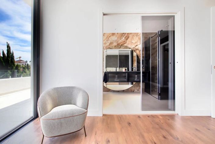 Image No.8-4 Bed Property for sale