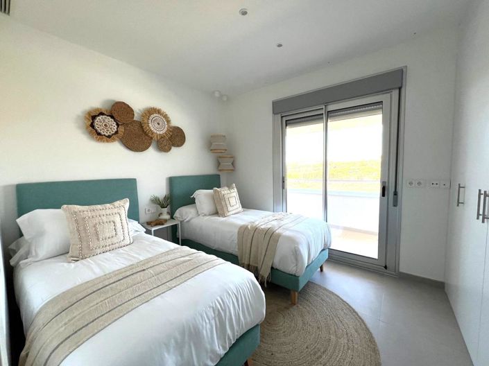 Image No.6-2 Bed Property for sale