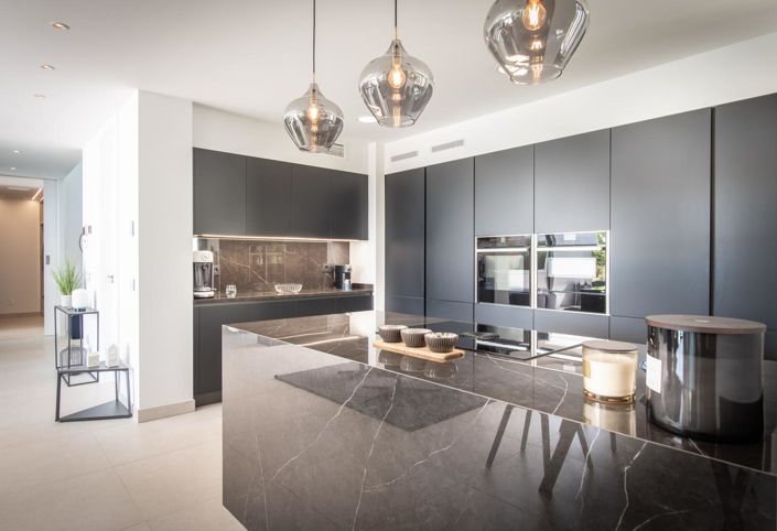 Image No.19-6 Bed Property for sale