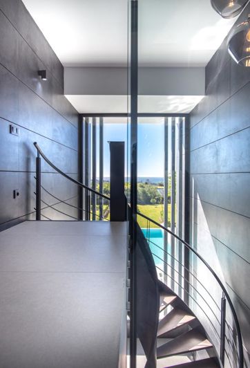 Image No.20-6 Bed Property for sale