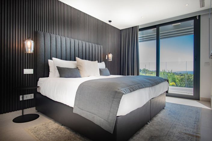 Image No.23-6 Bed Property for sale