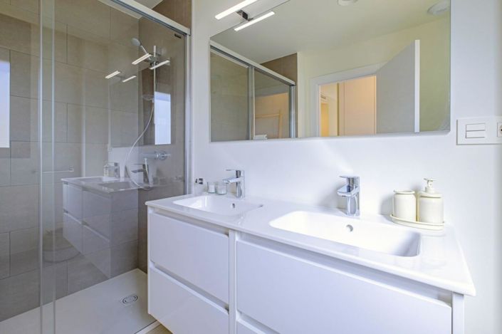 Image No.23-2 Bed Property for sale