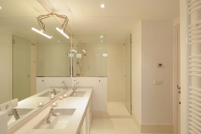 Image No.21-5 Bed Property for sale