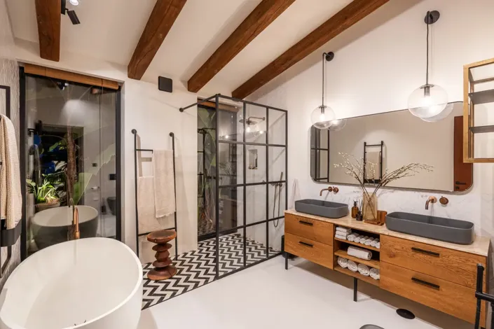 Image No.14-5 Bed Property for sale