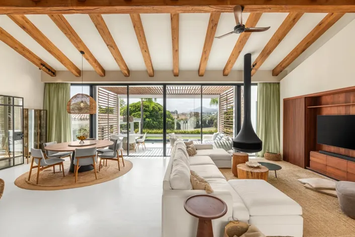 Image No.3-5 Bed Property for sale