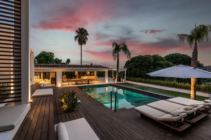 Image No.34-5 Bed Property for sale