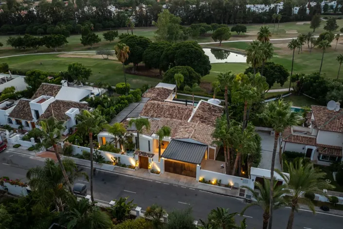 Image No.36-5 Bed Property for sale