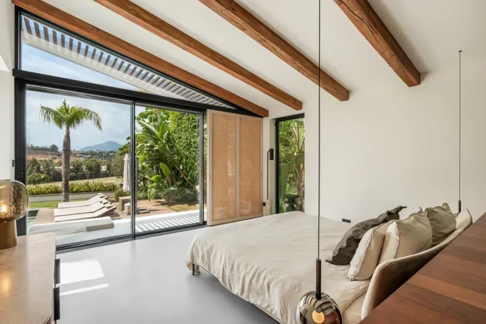 Image No.4-5 Bed Property for sale