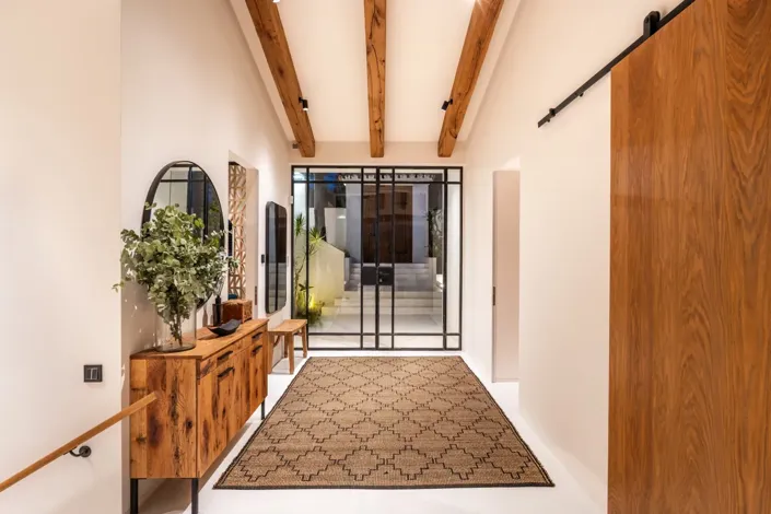 Image No.5-5 Bed Property for sale