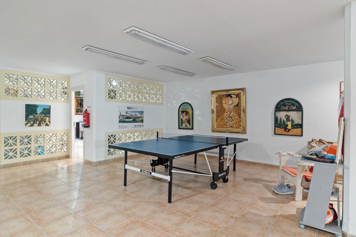 Image No.5-6 Bed Property for sale