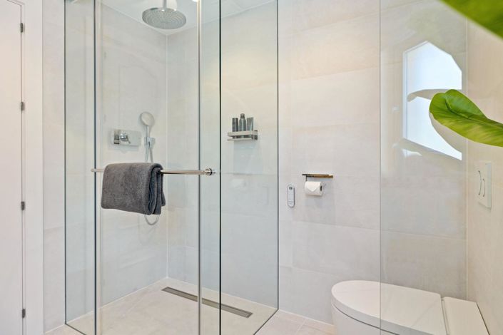 Image No.7-6 Bed Property for sale