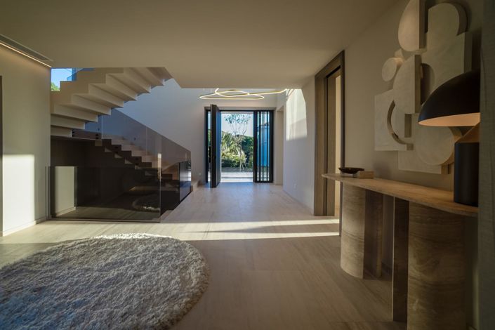 Image No.19-6 Bed Property for sale