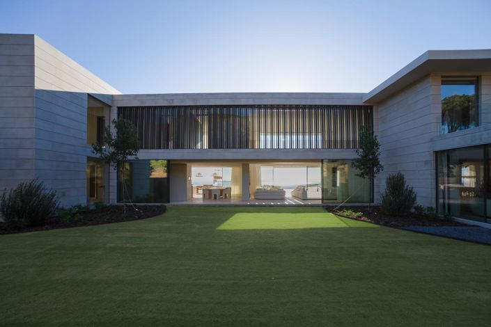 Image No.4-6 Bed Property for sale