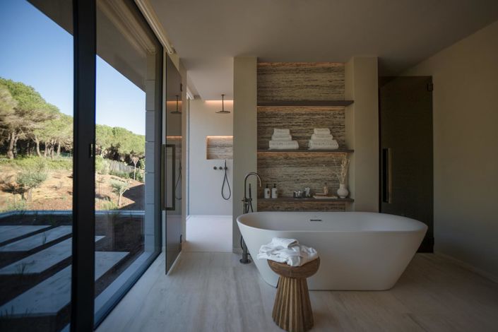 Image No.43-6 Bed Property for sale