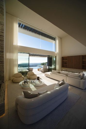 Image No.47-6 Bed Property for sale