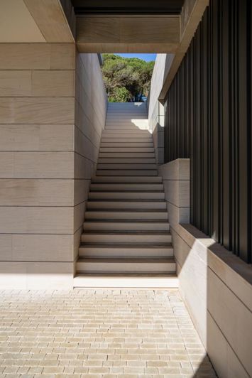 Image No.52-6 Bed Property for sale