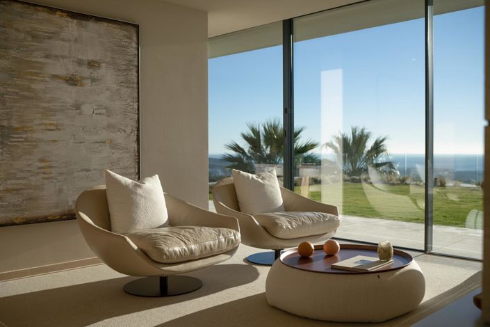 Image No.56-6 Bed Property for sale