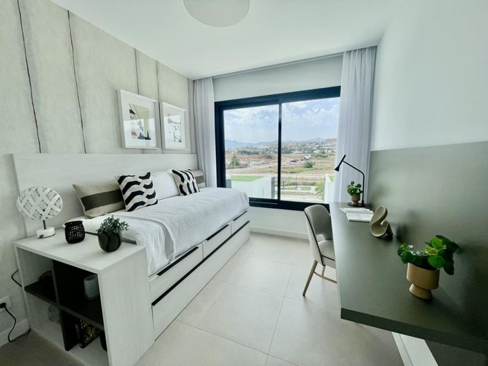 Image No.17-3 Bed Property for sale