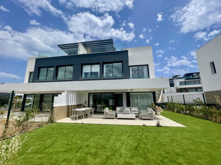 Image No.2-3 Bed Property for sale