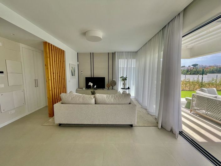 Image No.7-3 Bed Property for sale