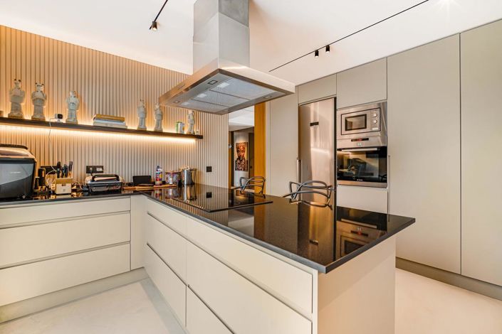 Image No.45-4 Bed Property for sale