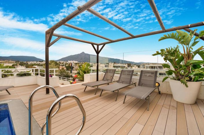 Image No.56-4 Bed Property for sale