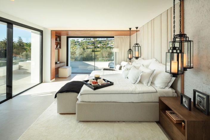 Image No.29-5 Bed Property for sale