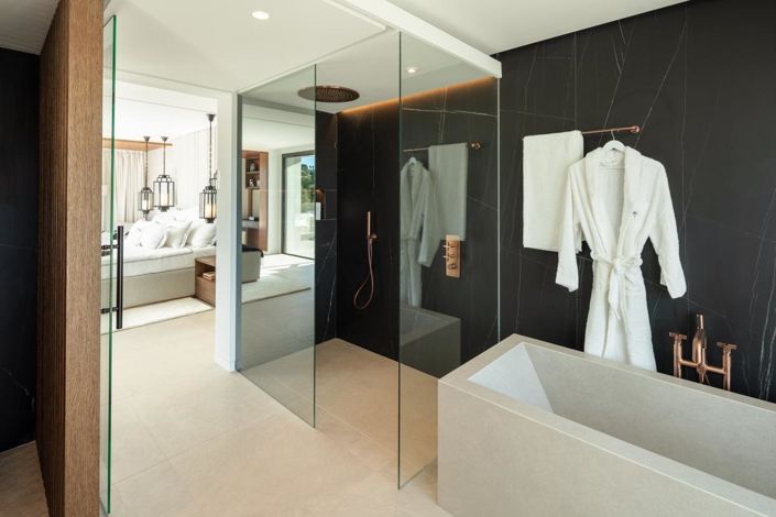 Image No.33-5 Bed Property for sale