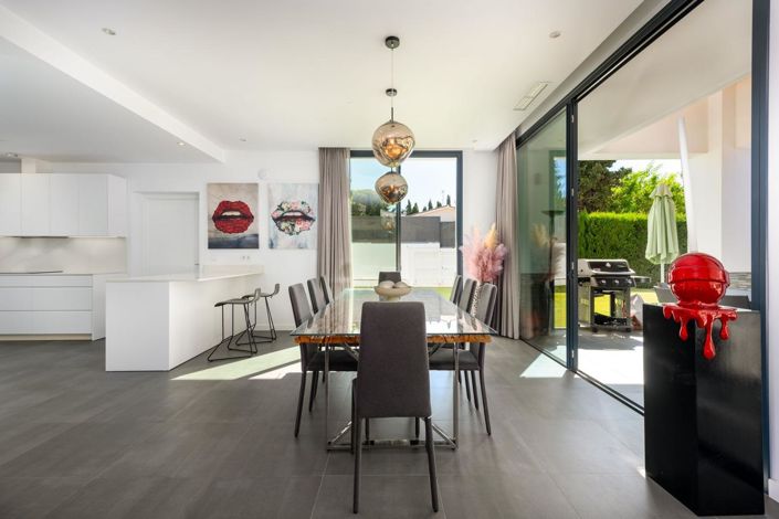 Image No.46-4 Bed Property for sale