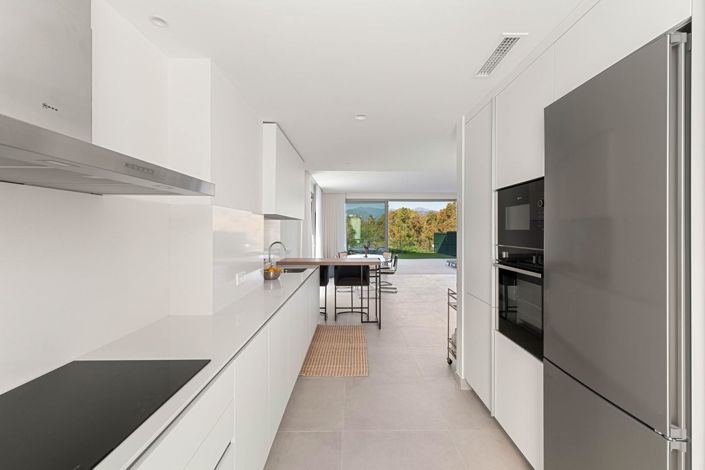 Image No.24-3 Bed Property for sale