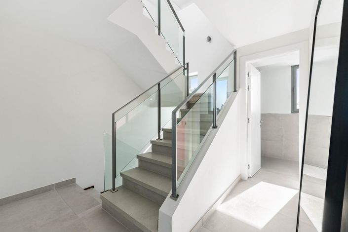 Image No.28-3 Bed Property for sale