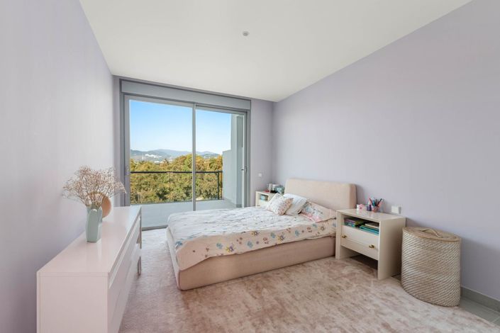 Image No.30-3 Bed Property for sale