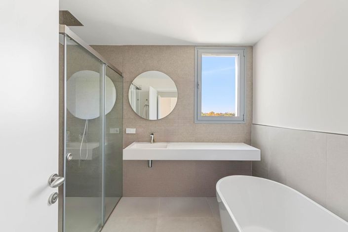 Image No.31-3 Bed Property for sale