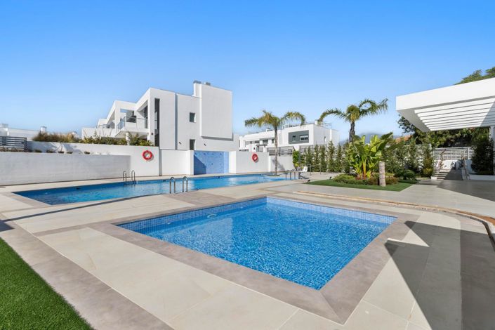 Image No.9-3 Bed Property for sale