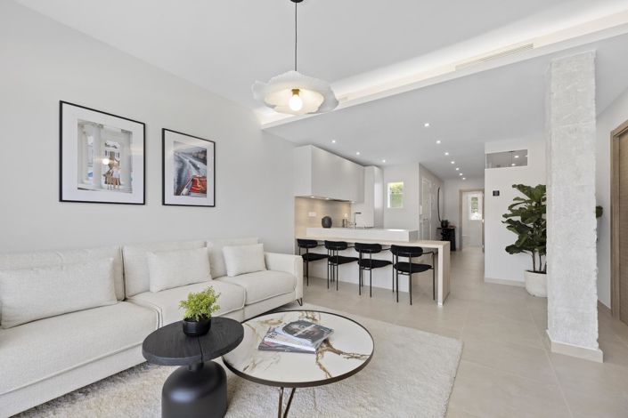 Image No.9-3 Bed Property for sale