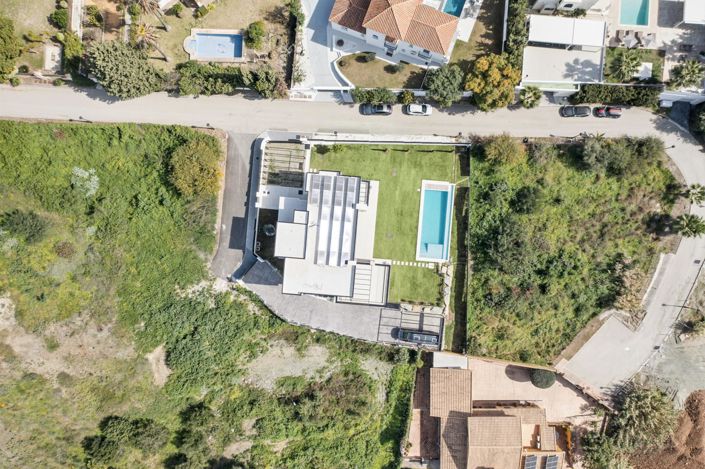 Image No.11-4 Bed Property for sale