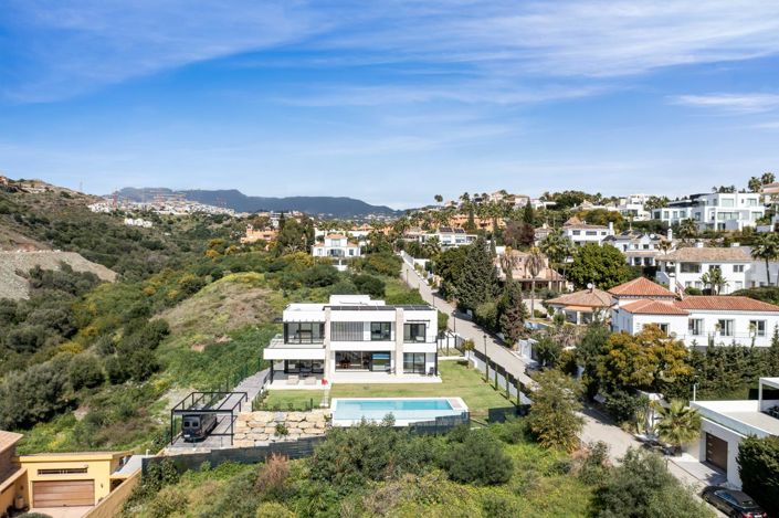 Image No.16-4 Bed Property for sale