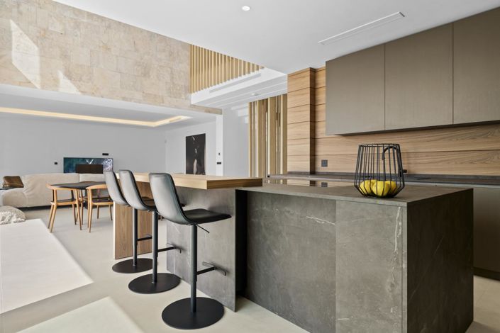 Image No.29-4 Bed Property for sale