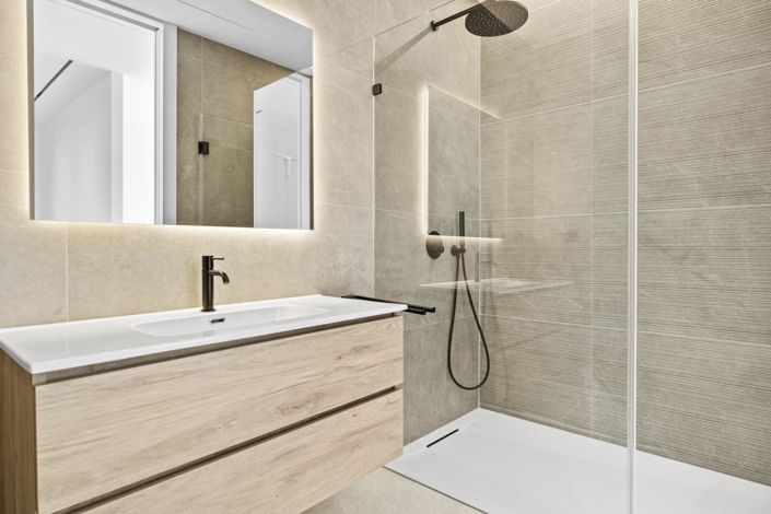 Image No.42-4 Bed Property for sale