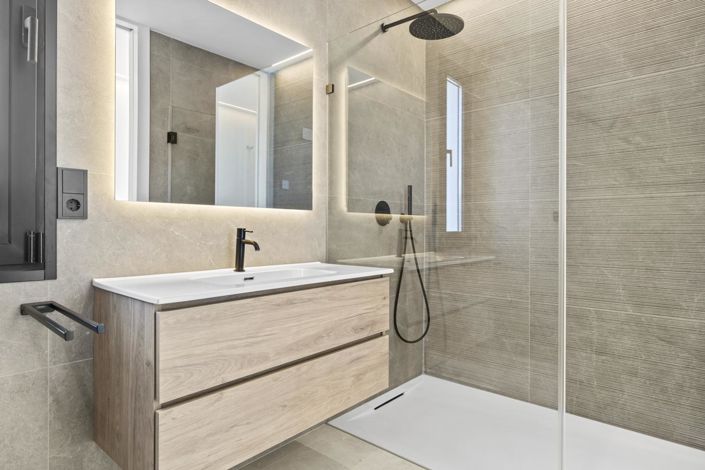 Image No.49-4 Bed Property for sale