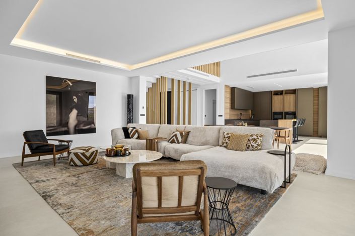 Image No.50-4 Bed Property for sale