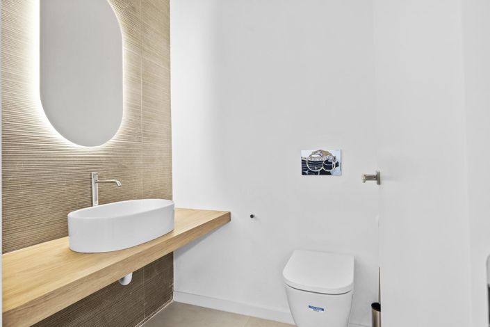 Image No.51-4 Bed Property for sale