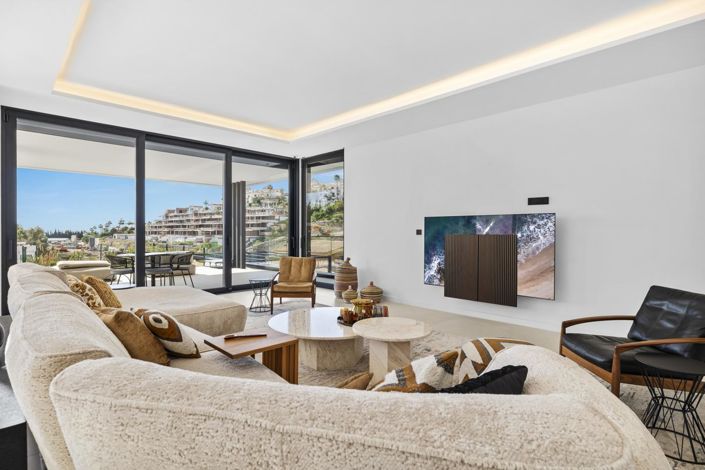 Image No.56-4 Bed Property for sale