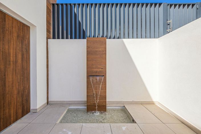 Image No.11-3 Bed Property for sale