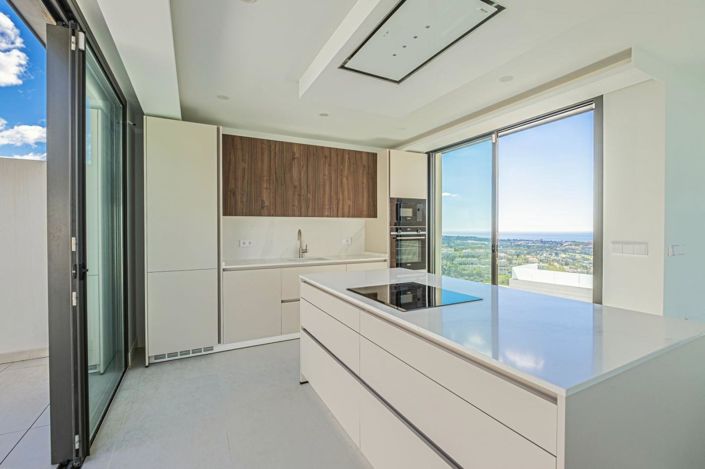 Image No.8-3 Bed Property for sale