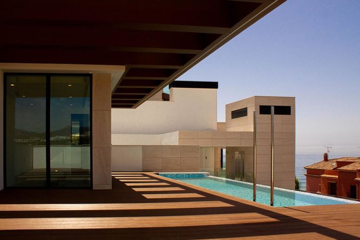 Image No.12-3 Bed Property for sale