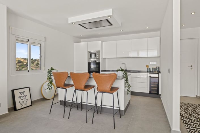 Image No.28-3 Bed Property for sale