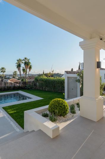 Image No.10-5 Bed Property for sale