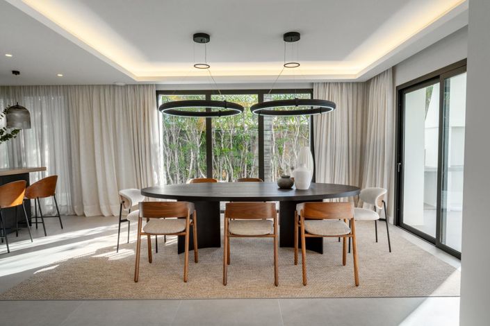 Image No.19-5 Bed Property for sale